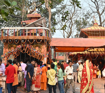 बाराको गडीमाइमा भक्तजनको चहलपहल (तस्वीरहरू)